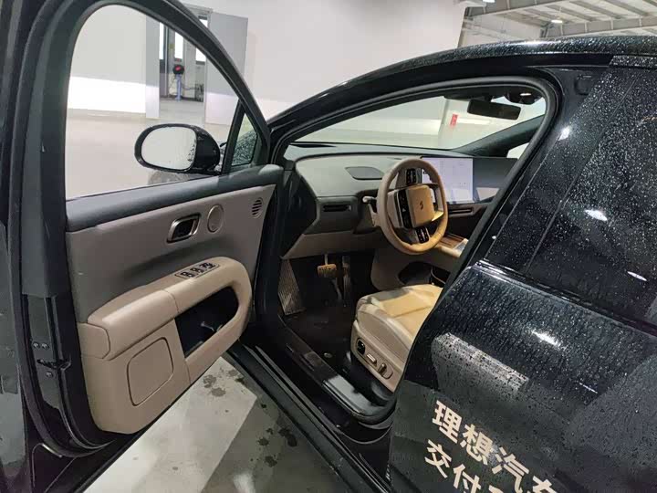 Фото 2 - LiXiang i6