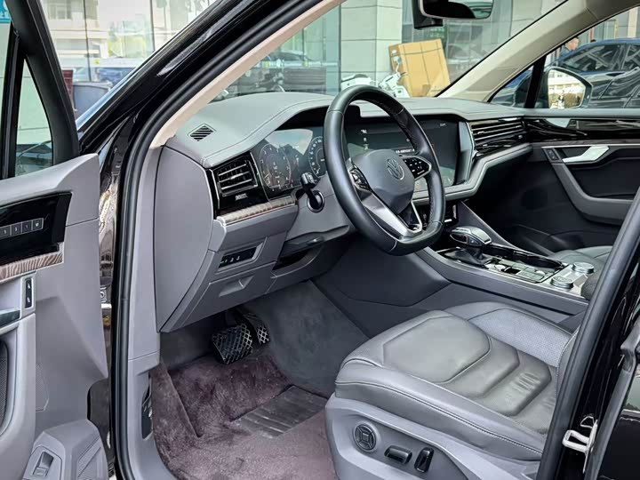 Photo 4 - Volkswagen Touareg