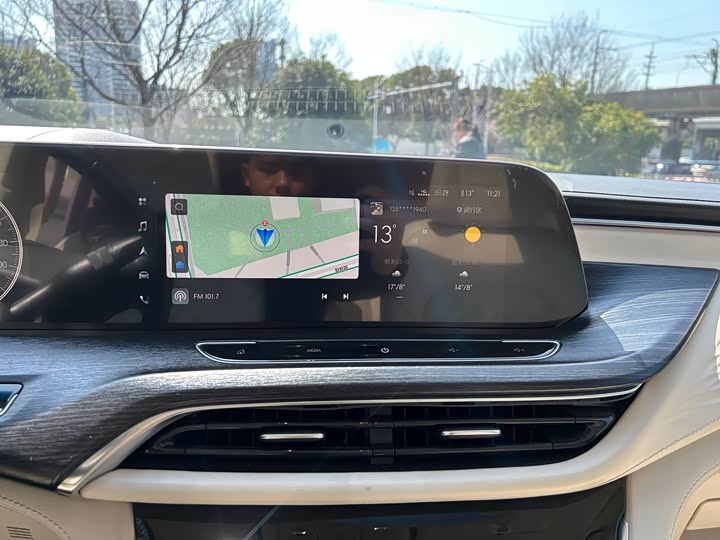 Photo 9 - Buick GL8 ES