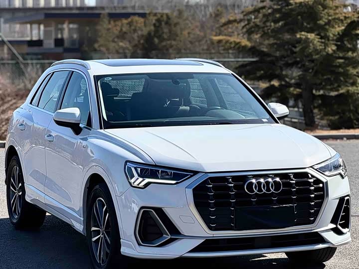 Фото 1 - Audi Q3