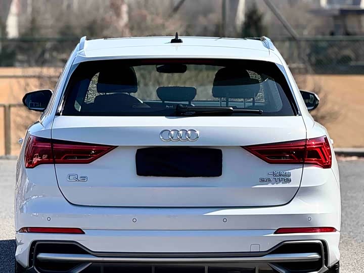 Фото 4 - Audi Q3