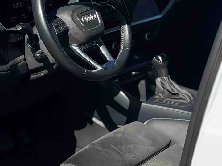 Фото 5 - Audi Q3