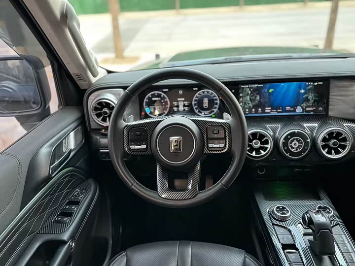 Фото 3 - Tank 300