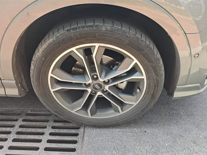 Фото 6 - Audi Q3