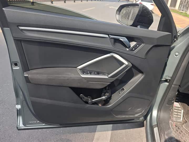 Фото 7 - Audi Q3