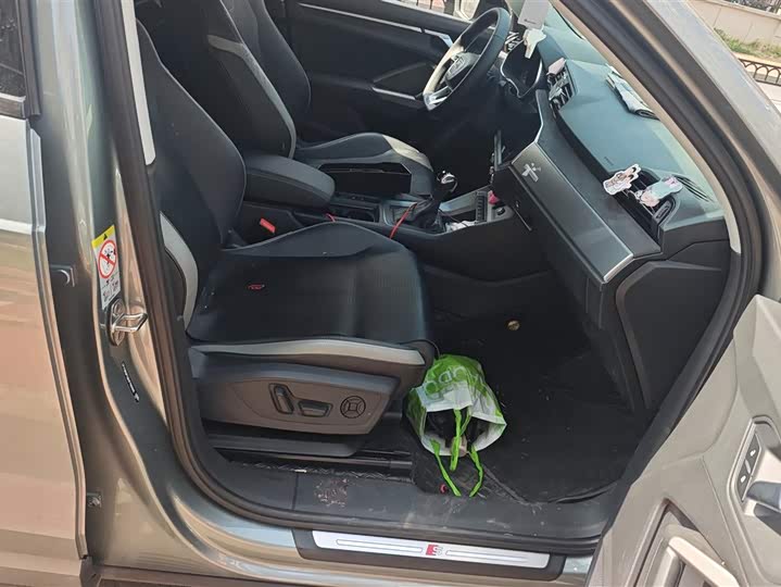 Фото 8 - Audi Q3