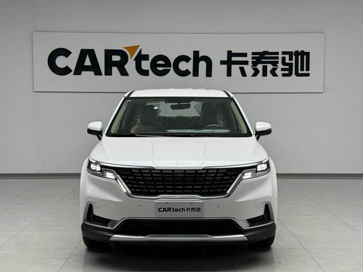 Фото 2 - Kia Carnival