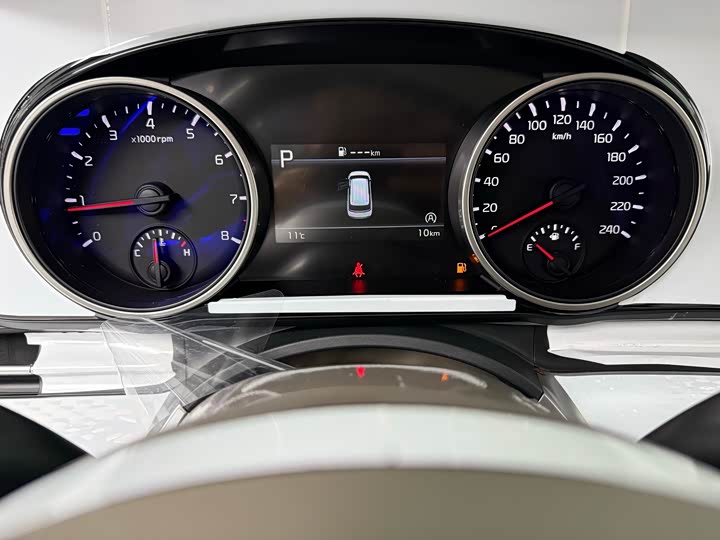 Фото 7 - Kia Carnival