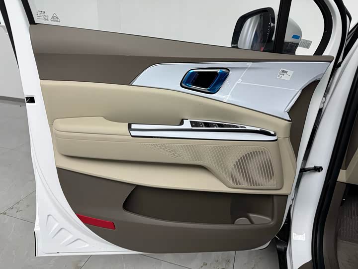 Фото 8 - Kia Carnival