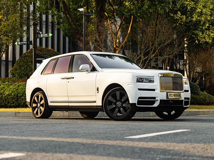 Фото 3 - Rolls-Royce Cullinan