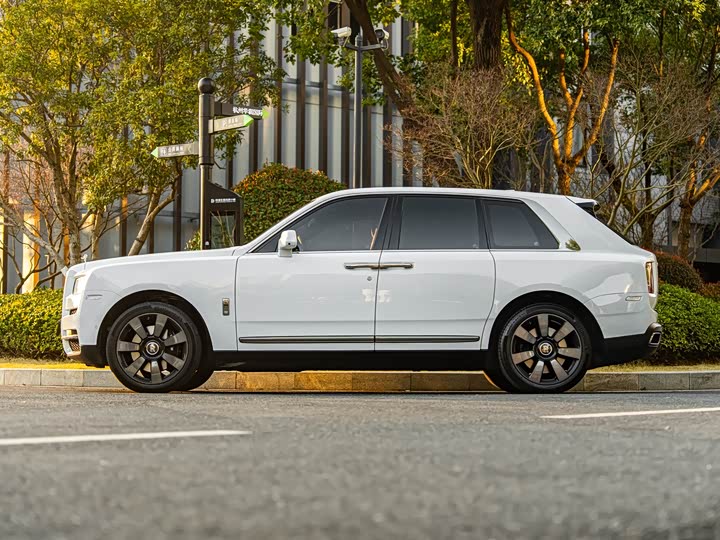 Фото 5 - Rolls-Royce Cullinan
