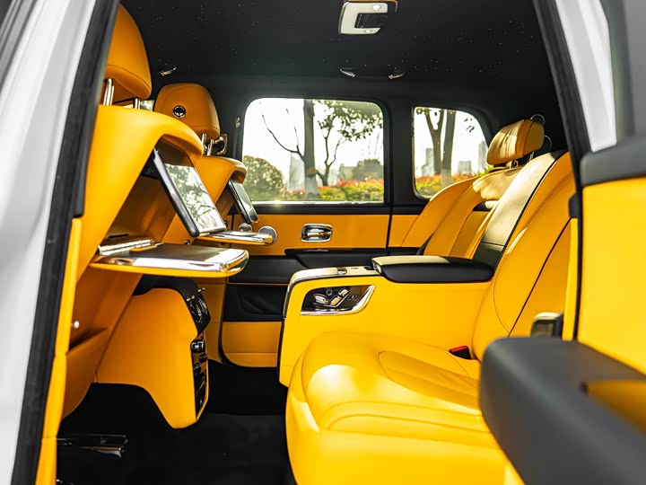 Фото 9 - Rolls-Royce Cullinan
