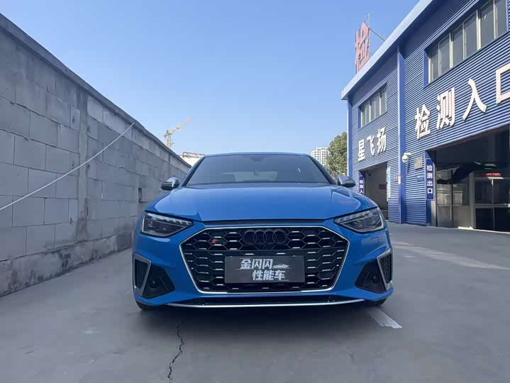 Фото 2 - Audi S4