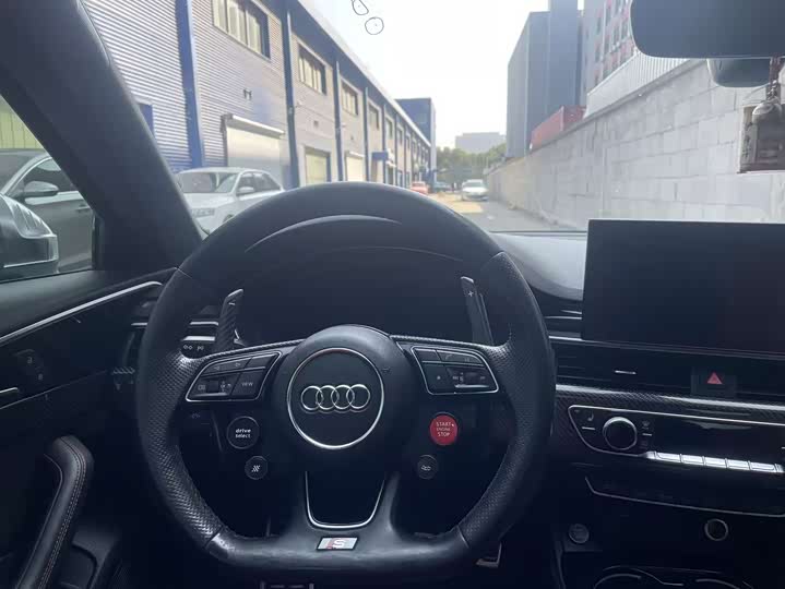 Фото 5 - Audi S4