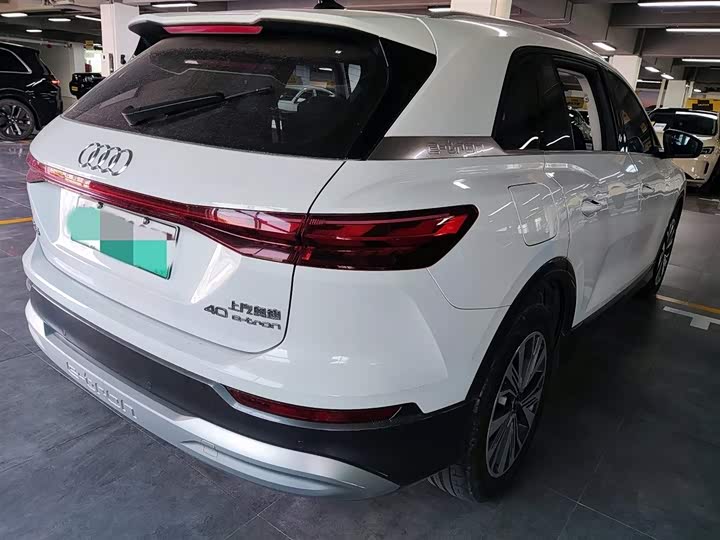 Фото 5 - Audi Q5 e-tron