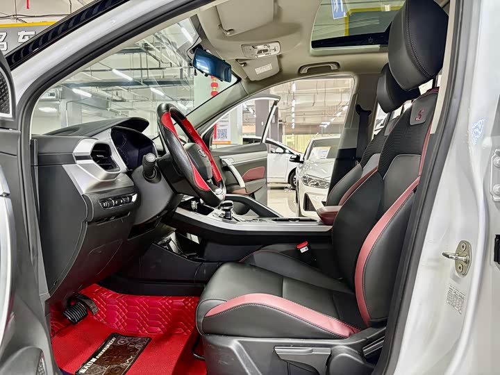 Фото 5 - Geely Coolray