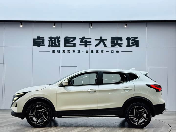 Фото 4 - Nissan Qashqai