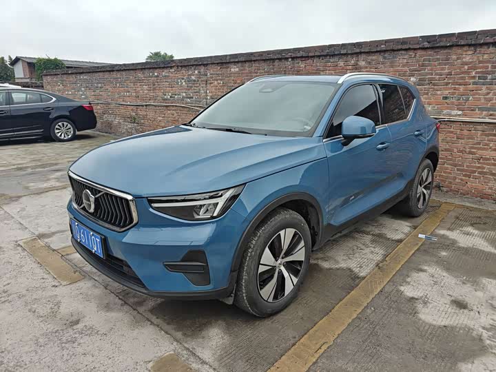 Фото 1 - Volvo XC40