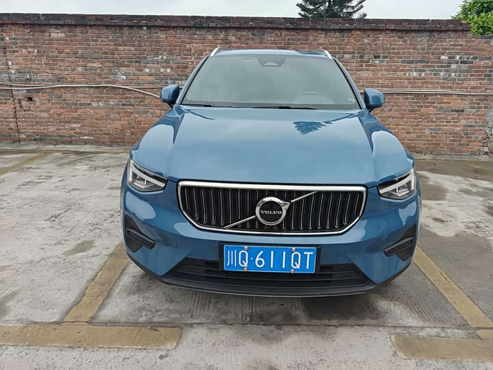 Фото 8 - Volvo XC40
