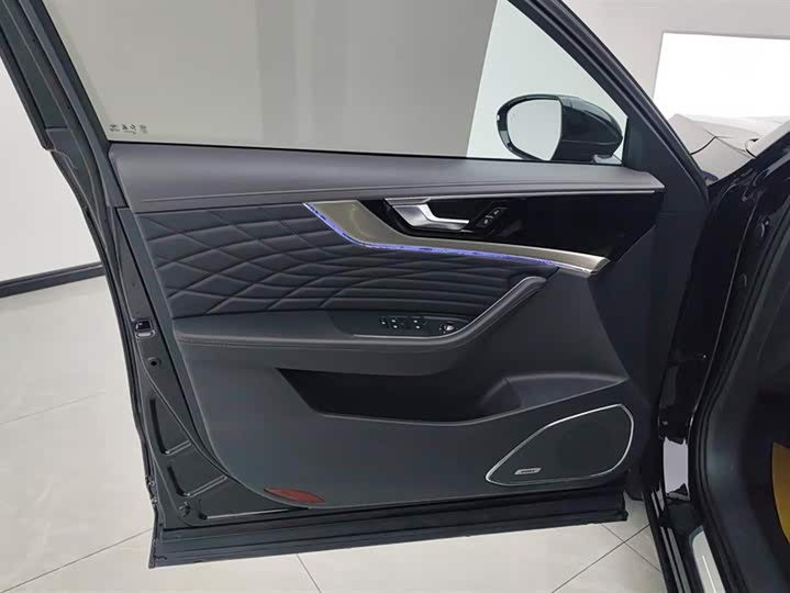 Фото 7 - Hongqi HS5