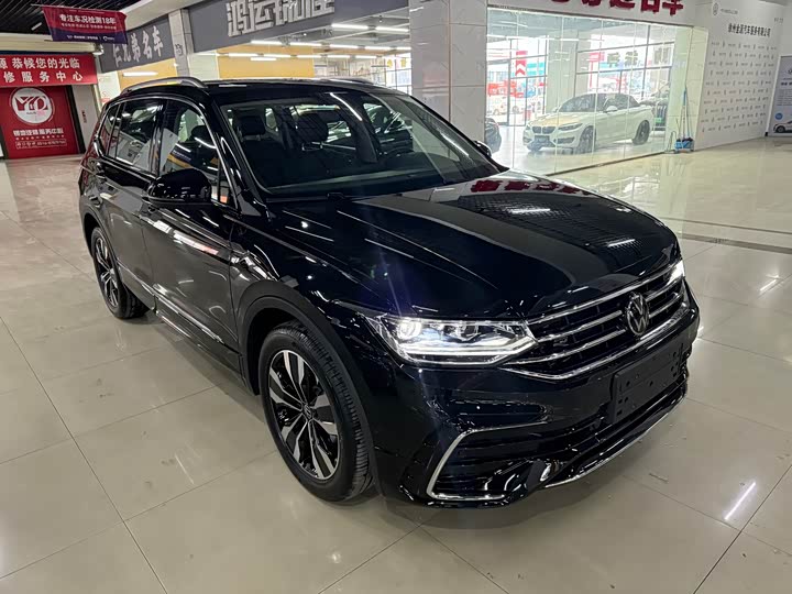 Фото 3 - Volkswagen Tiguan L Pro