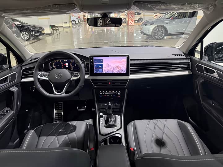 Фото 6 - Volkswagen Tiguan L Pro