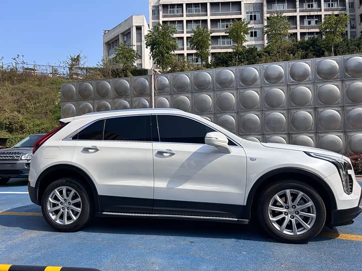 Фото 4 - Cadillac XT4