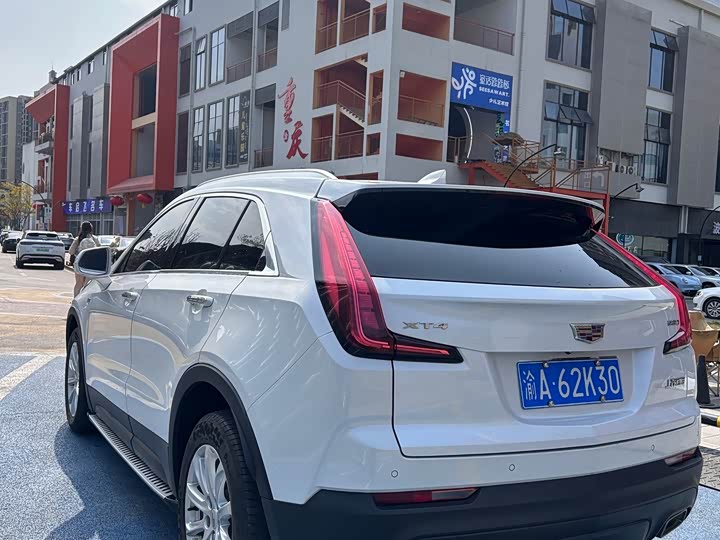 Фото 6 - Cadillac XT4