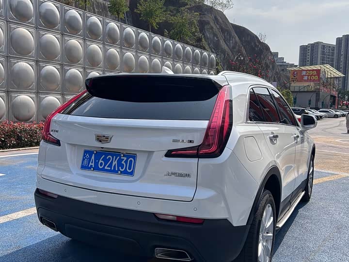 Фото 7 - Cadillac XT4