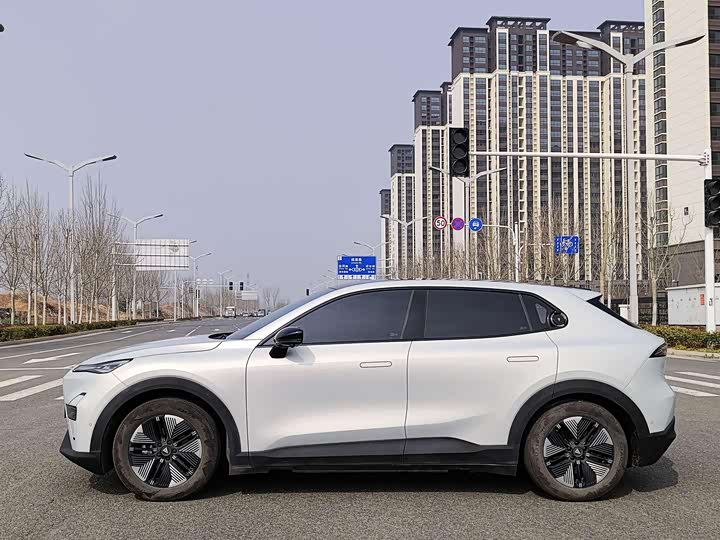 Фото 4 - Changan Deepal S05