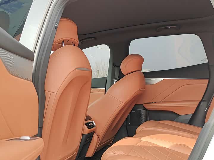 Фото 6 - Changan Deepal S05