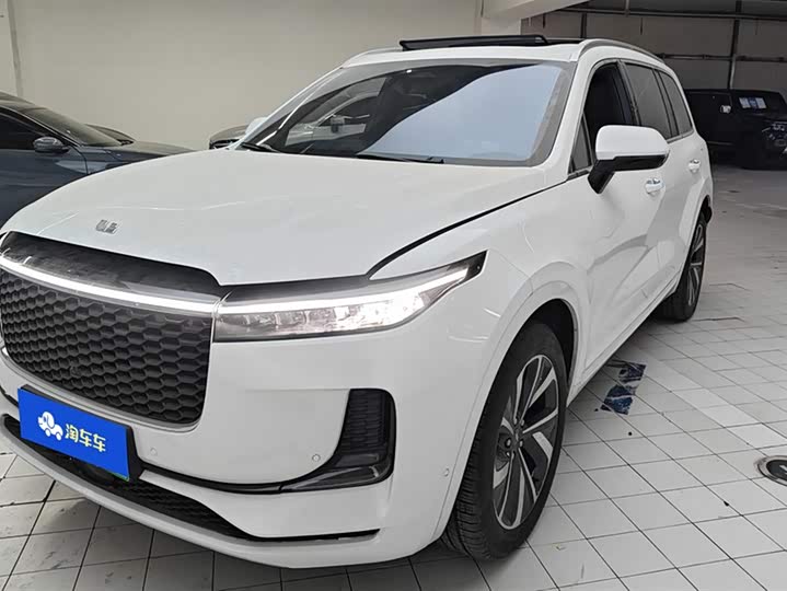 Фото 1 - LiXiang One