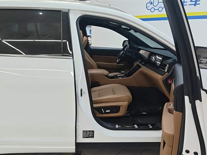 Фото 8 - LiXiang One