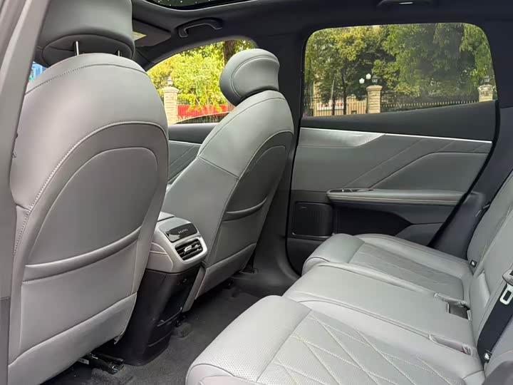 Фото 7 - Changan Deepal S05