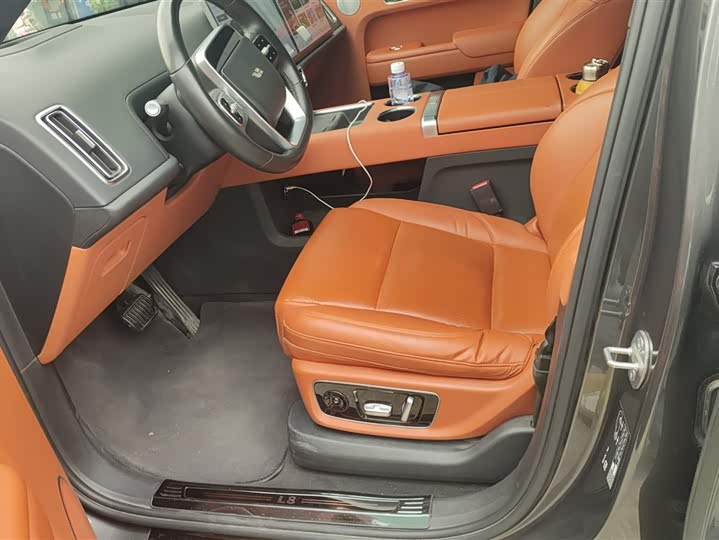 Фото 9 - LiXiang L8