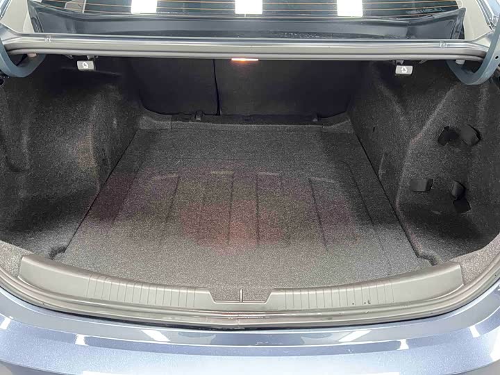 Фото 8 - Chevrolet Malibu XL