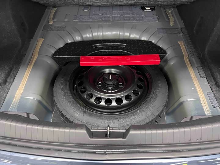 Фото 9 - Chevrolet Malibu XL