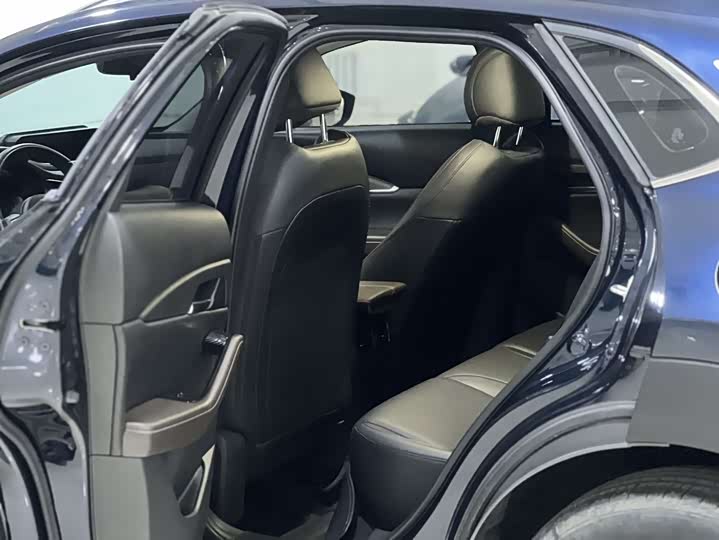 Фото 6 - Mazda CX-30