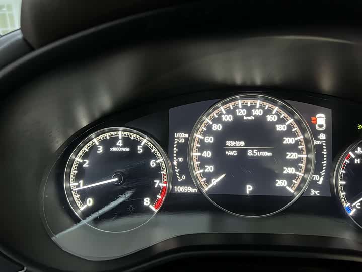 Фото 9 - Mazda CX-30