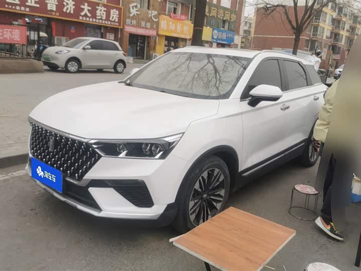 Фото 1 - Bestune T77