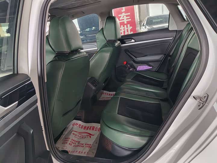 Фото 9 - Volkswagen Lavida