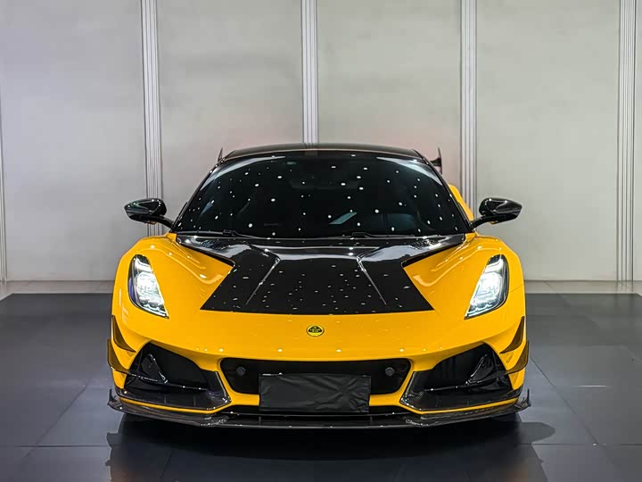 Фото 1 - Lotus Emira