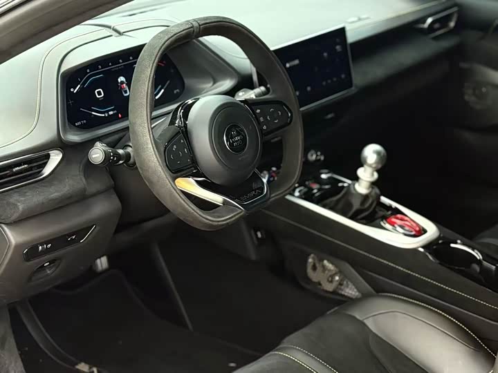 Фото 7 - Lotus Emira