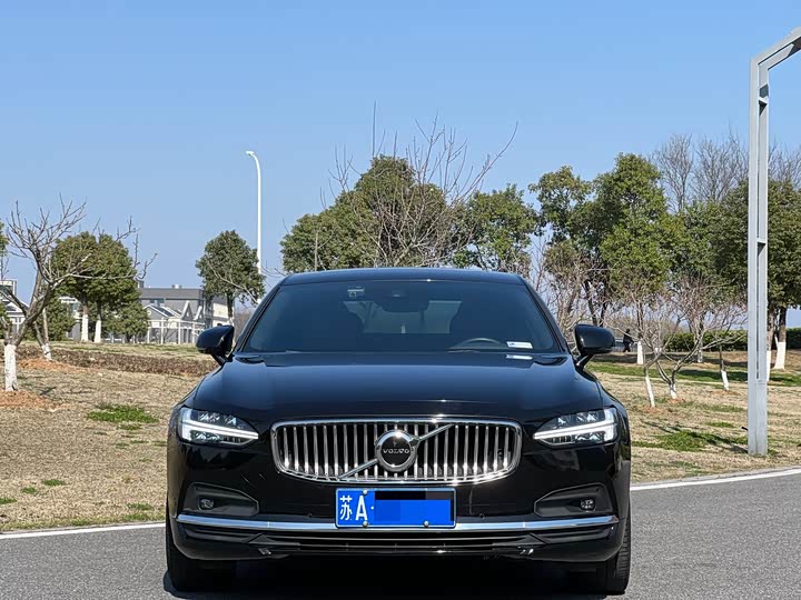 Photo 2 - Volvo S90