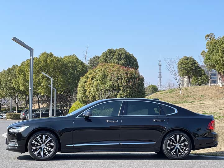 Photo 4 - Volvo S90