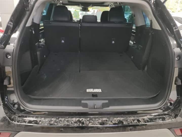 Photo 4 - Toyota Highlander