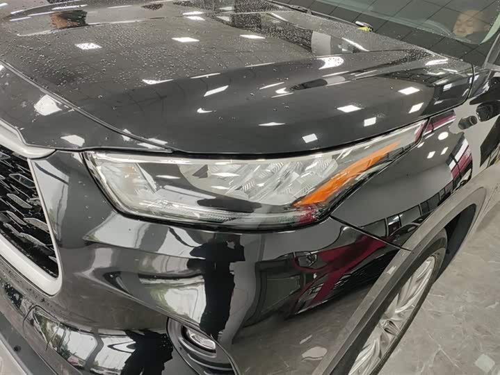 Photo 5 - Toyota Highlander