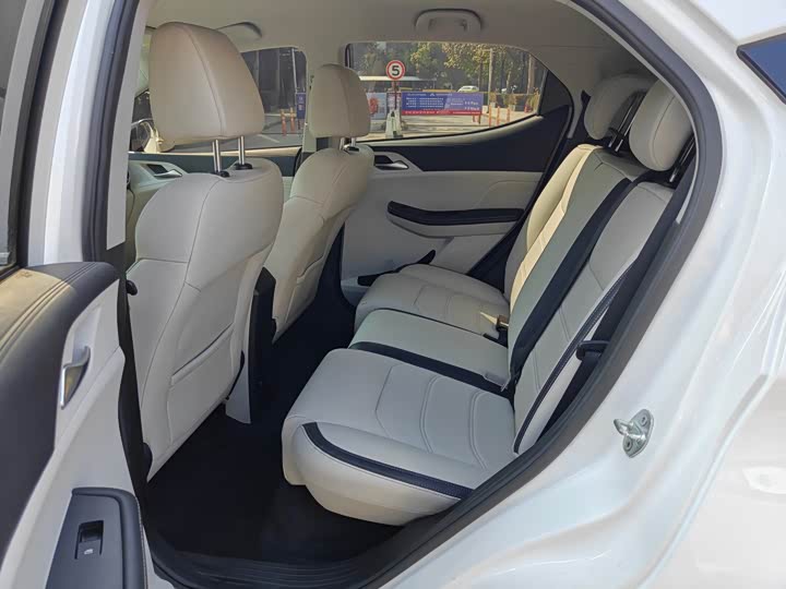 Photo 6 - BYD Yuan Pro