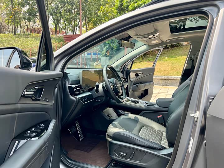 Kia Sportage 2023 2023款 2.0T 两驱旗舰版