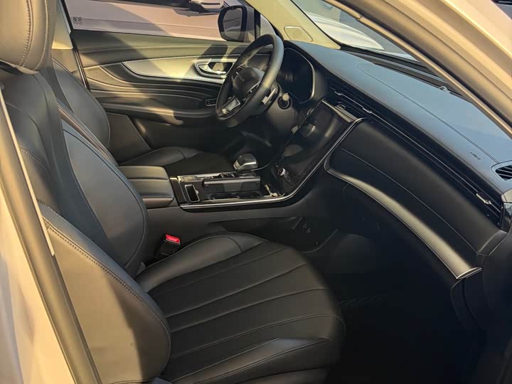 Фото 8 - Roewe RX5 Max